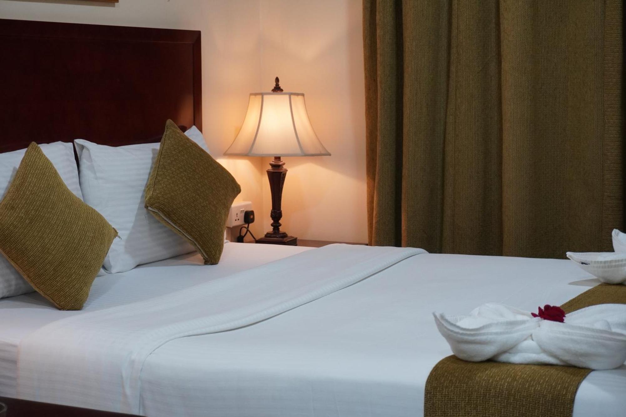 Onyx Hotel Apartments - Maha Hospitality Group Ajman Buitenkant foto