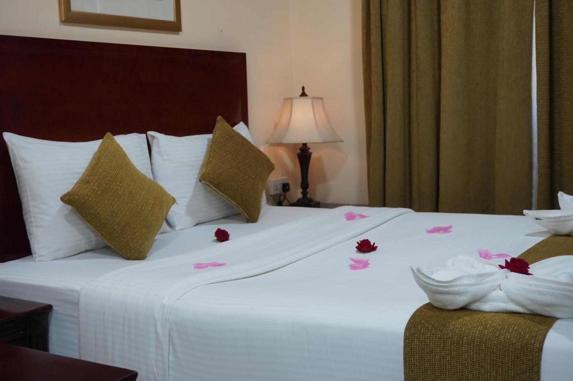 Onyx Hotel Apartments - Maha Hospitality Group Ajman Buitenkant foto