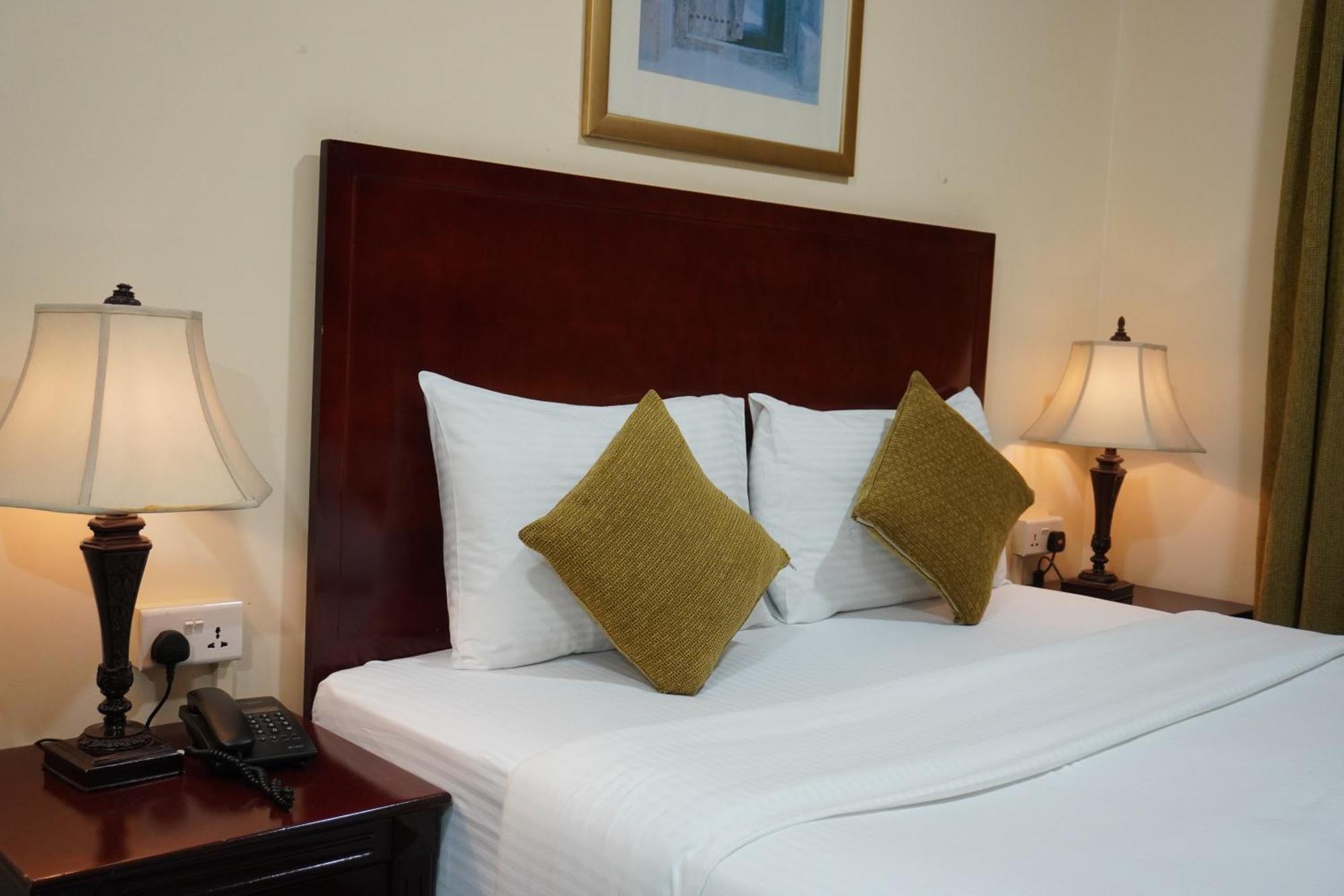 Onyx Hotel Apartments - Maha Hospitality Group Ajman Buitenkant foto