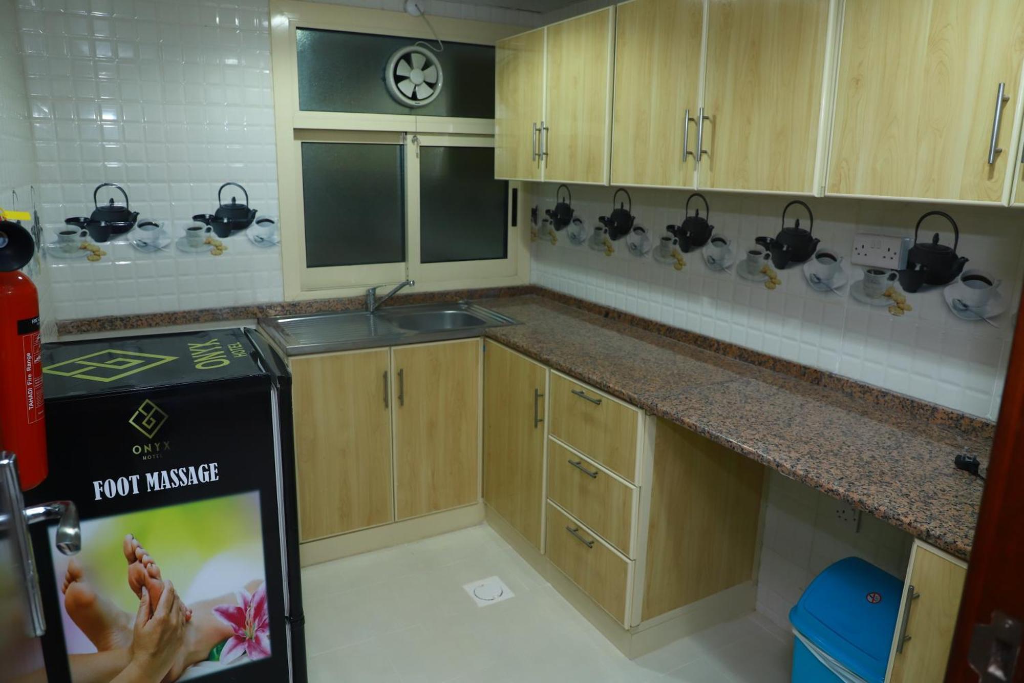 Onyx Hotel Apartments - Maha Hospitality Group Ajman Buitenkant foto